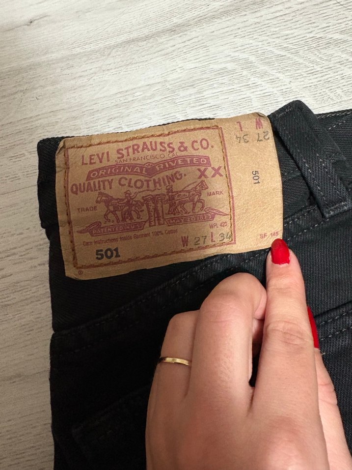 Düğmeli Siyah kadın Kot jean Pantolon levis 501 — görsel 3/9