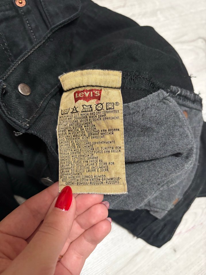 Düğmeli Siyah kadın Kot jean Pantolon levis 501 — görsel 4/9