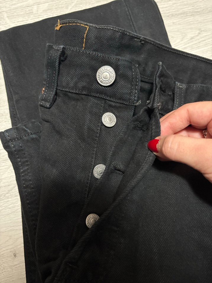Düğmeli Siyah kadın Kot jean Pantolon levis 501 — görsel 7/9
