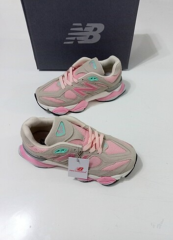 40 Beden pembe Renk New Balance 9060 Yeni Sezon