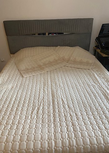 Parlak Beyaz Düz Yatak Örtüsü - Görsel 2