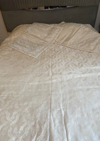 Parlak Beyaz Düz Yatak Örtüsü - Görsel 2