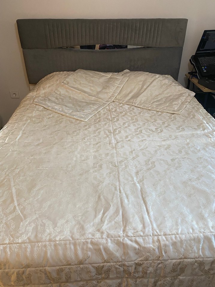 Parlak Beyaz Düz Yatak Örtüsü - Görsel 3