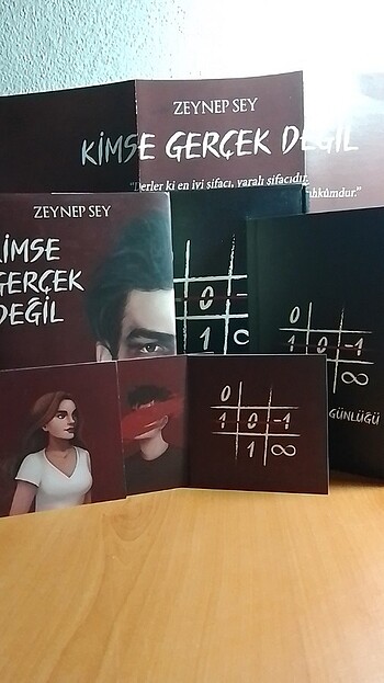 Kimse Gerçek Değil (KUTULU SET)
