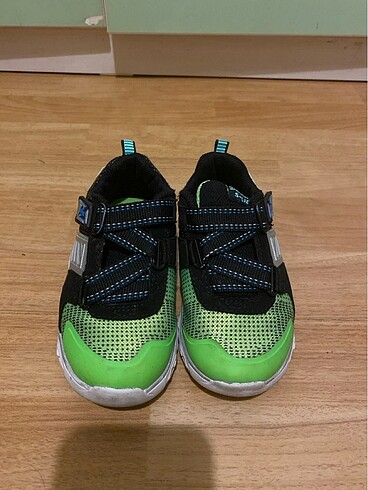 25 Beden Skechers ışıklı spor ayakkabı