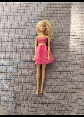 Barbie bebek 