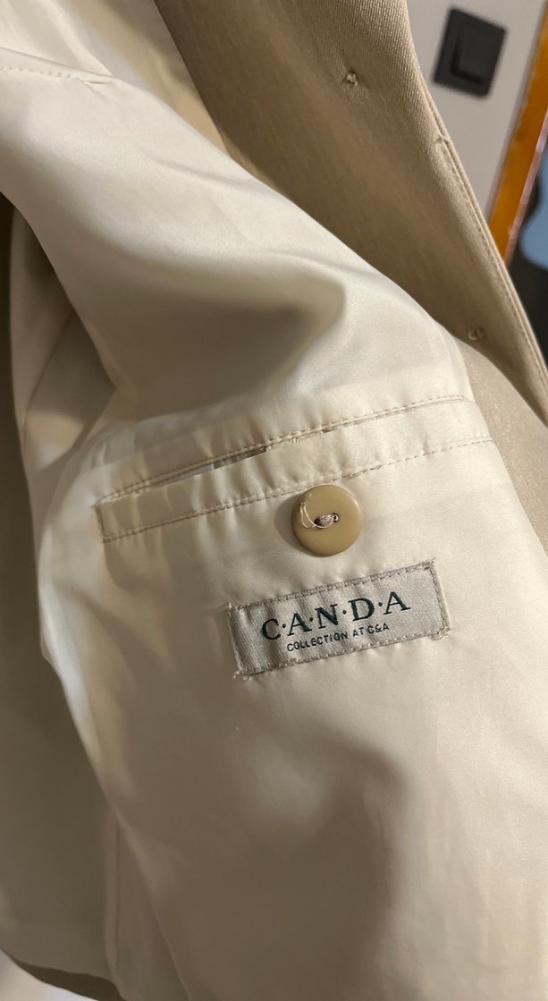 Bej Düğmeli Kadın Klasik Kesim Ceket - Görsel 2