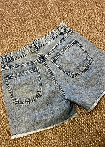 Kadın Mavi Yırtık Jean Şort - Görsel 3