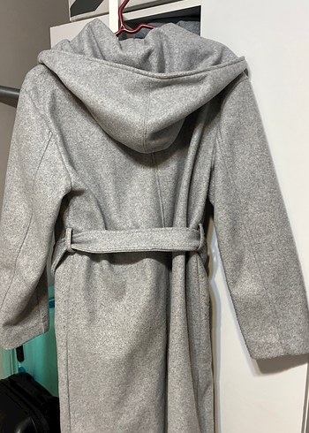 Açık gri kapüşonlu uzun kaban - Görsel 3