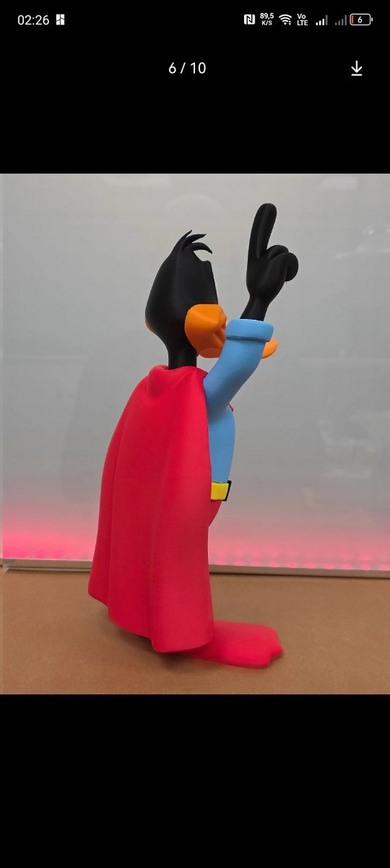 Süperman Kostümlü Daffy Duck Figürü 30cm - Görsel 4