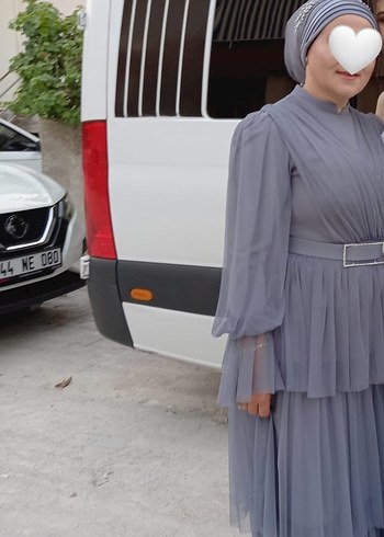 Gri Kat Kat Tüllü Tesettür Şık Abiye Elbise - Görsel 2