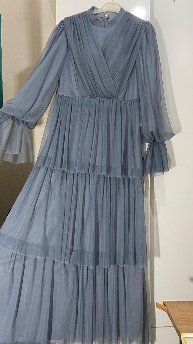 Gri Kat Kat Tüllü Tesettür Şık Abiye Elbise - Görsel 3