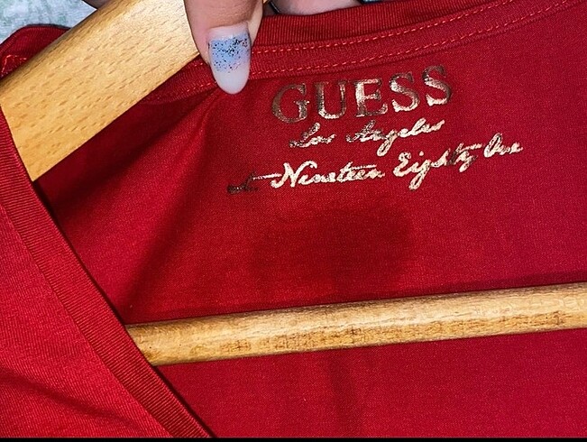 s Beden Orjinal barkodlu Guess tişort
