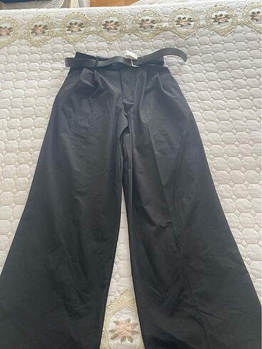 hiç giyilmemiş geniş paça pantolon