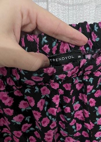 Trendyol & Milla Trendyol Pembe Çiçek Desenli Yırtmaçlı Midi Etek