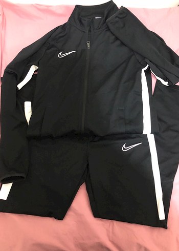 Nike Kız Siyah Fermuarlı Eşofman Takımı