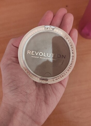 Revolution Cream Bronzer Light