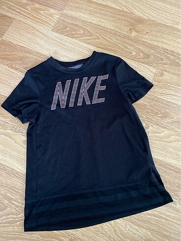 Nike siyah tişört
