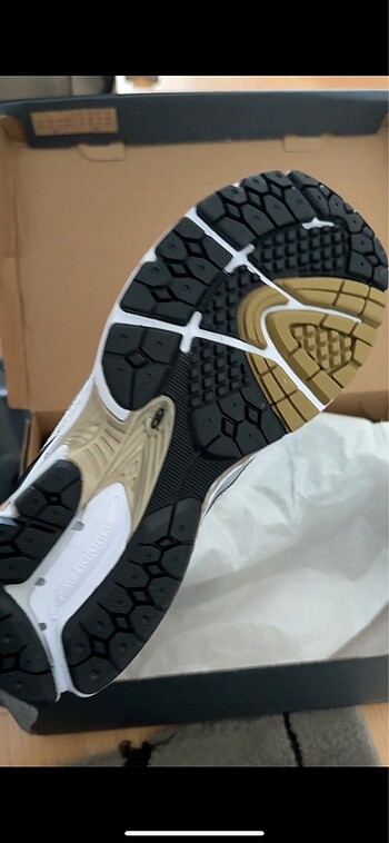 39 Beden New balance 1906 gold