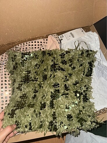 Zara Pullu ve püsküllü üst