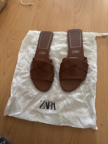 Zara Zara çapraz deri düz sandalet