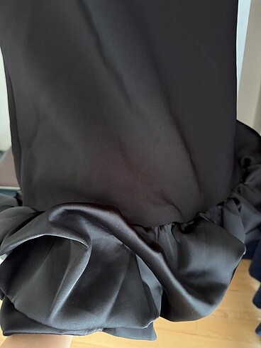 Zara Viral volanlı geniş kesim kontrast elbise