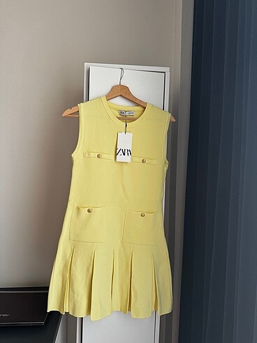 Zara butter yellow pileli triko elbise