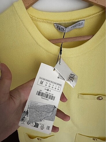 m Beden Zara butter yellow pileli triko elbise