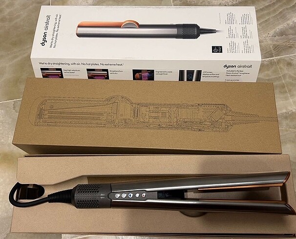 Dyson airstrait