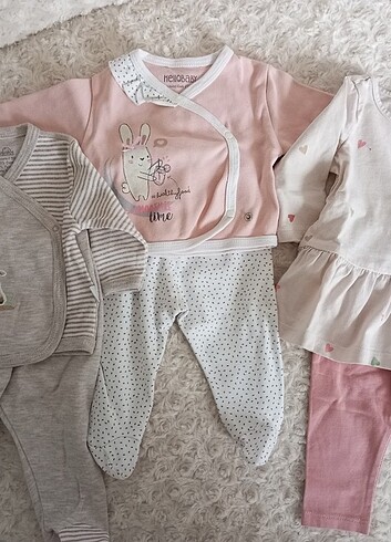 Bebek kıyafetleri