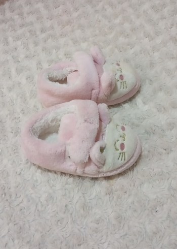 Kız Çocuk Pembe Kürklü Nakışlı Ev ayakkabısı - Görsel 2