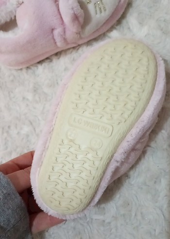 Kız Çocuk Pembe Kürklü Nakışlı Ev ayakkabısı - Görsel 4