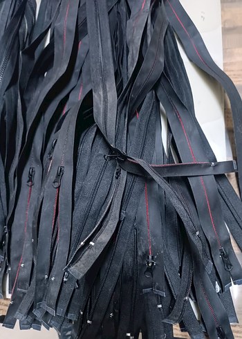 Çeşitli Renklerde Fermuarlar - Street Wear toplu fiyat - Görsel 6