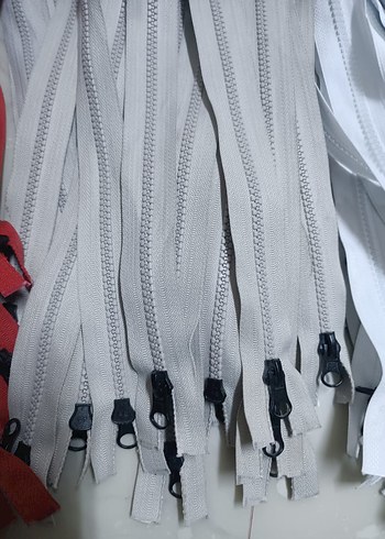 Çeşitli Renklerde Fermuarlar - Street Wear toplu fiyat - Görsel 2