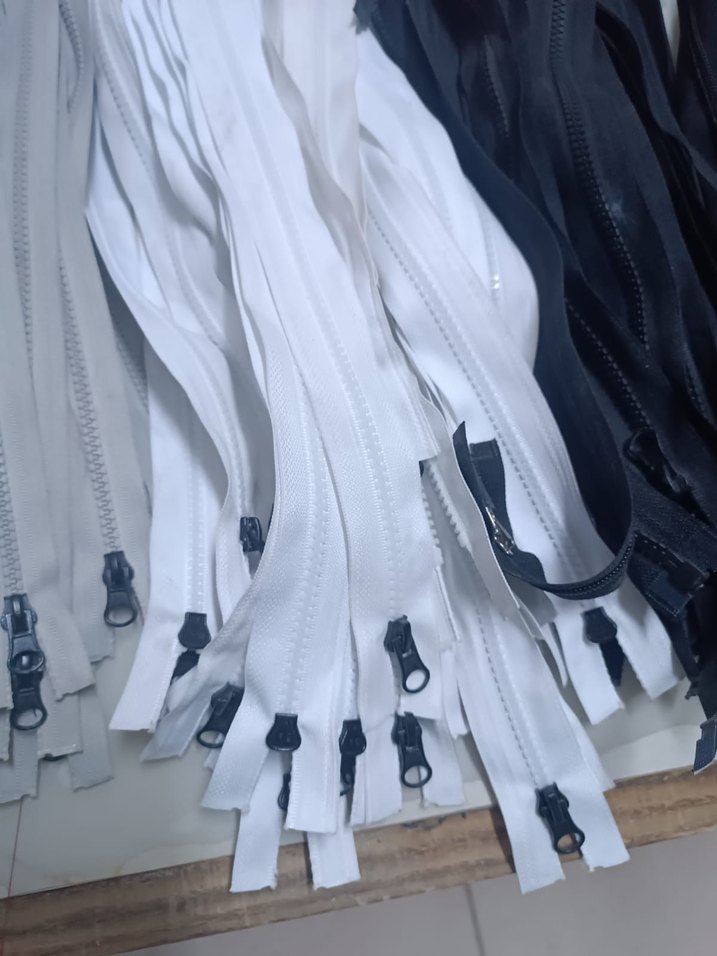 Çeşitli Renklerde Fermuarlar - Street Wear toplu fiyat - Görsel 5