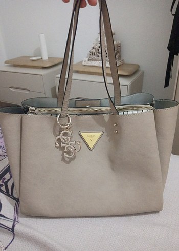 Guess Kadın Bej Süet Fermuarlı Günlük Çanta
