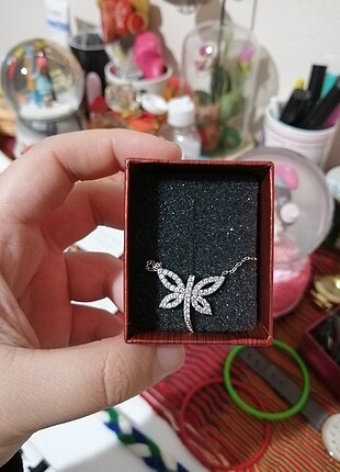 Gümüş kelebek kolye