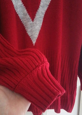 Gri Detaylı Kırmızı V Yaka Triko Kazak - Görsel 2