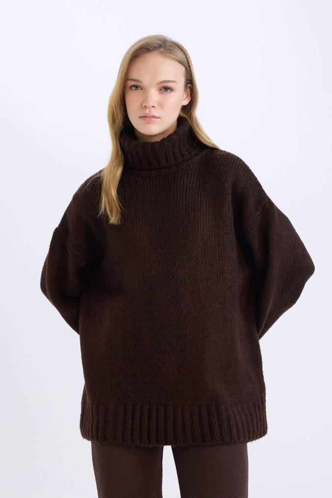 Kahverengi Boğazlı Örgü Yün Kazak - Görsel 3