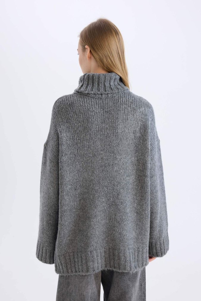 Gri Yüksek Yakalı Örgü Kadın Kazak - Görsel 3