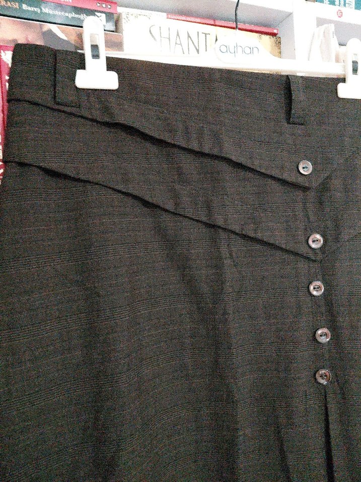 Düğmeli Siyah Midi Kadın Etek - Görsel 3