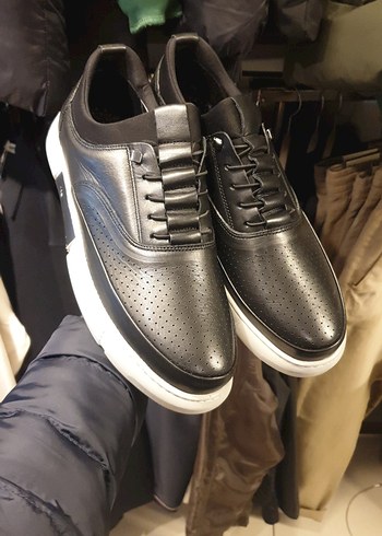 Gri Detaylı Siyah Erkek Günlük Ayakkabı - Görsel 3