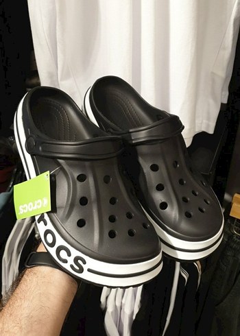 Crocs CROS TERLİK ERKEK İÇİN.