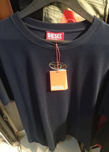 DIESEL MARKA TŞORT YÜZDE YÜZ PAMUKLU.