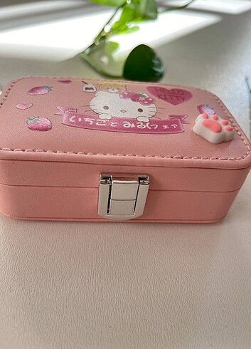 Beden Hello Kitty takı çantası