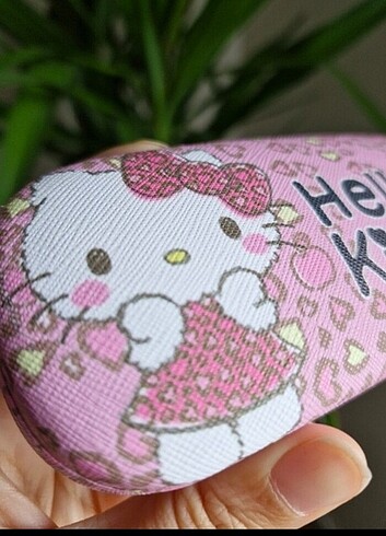 diğer Beden Hello Kitty gözlük kabı 