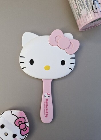 Hello Kitty makyaj aynası