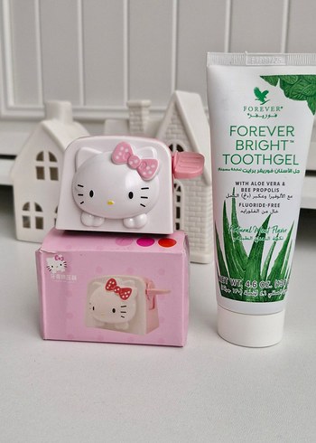  Beden Hello Kitty diş macunu tutucusu