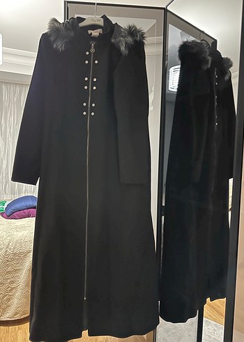 Kürklü Siyah Uzun Gotik Kadın Kaban - Görsel 2