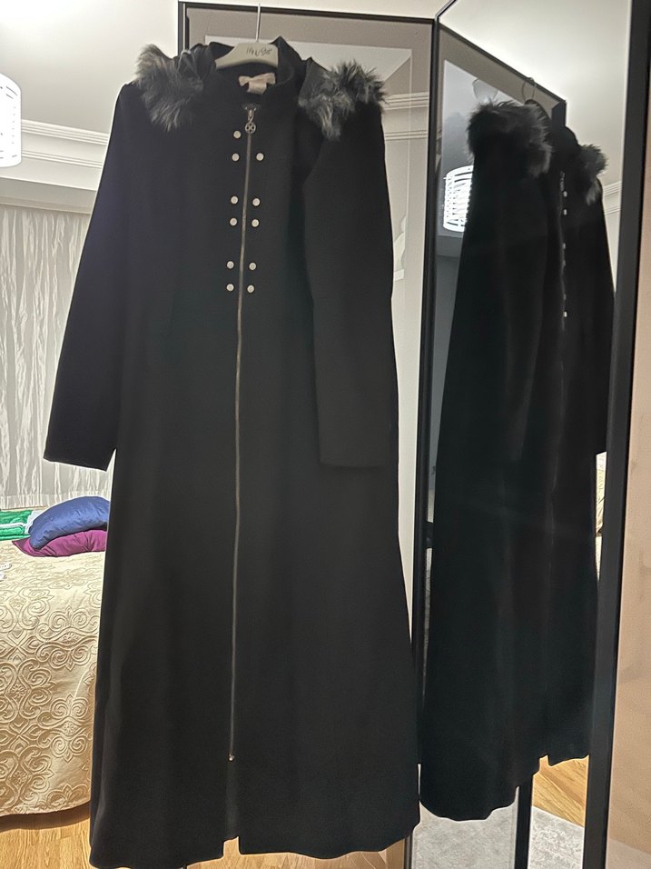 Kürklü Siyah Uzun Gotik Kadın Kaban - Görsel 2